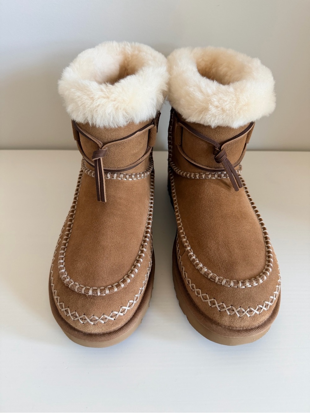 UGG - NWOT Women’s Sheepskin Boots in Chestnut
